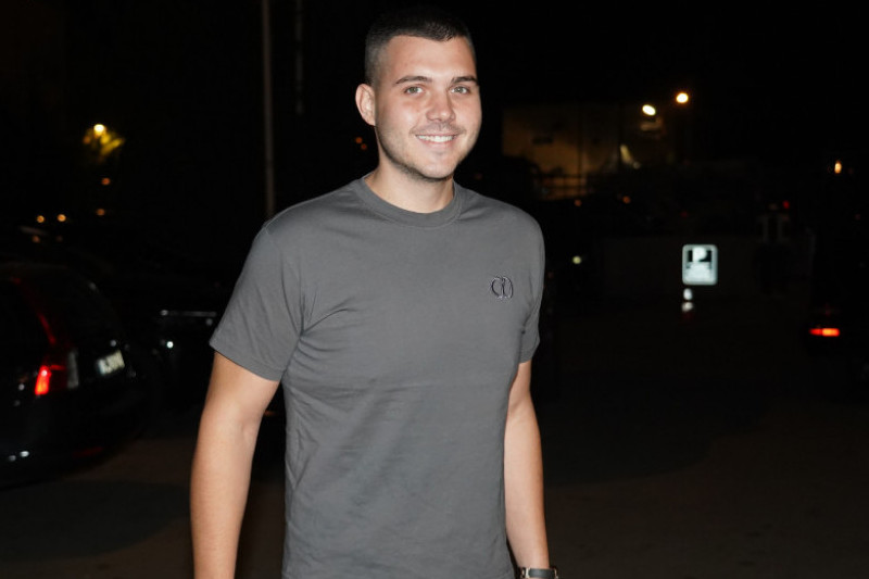 Neko zimuje na Kopu, neko na moru: Viktor Živojinović izabrao raj na zemlji