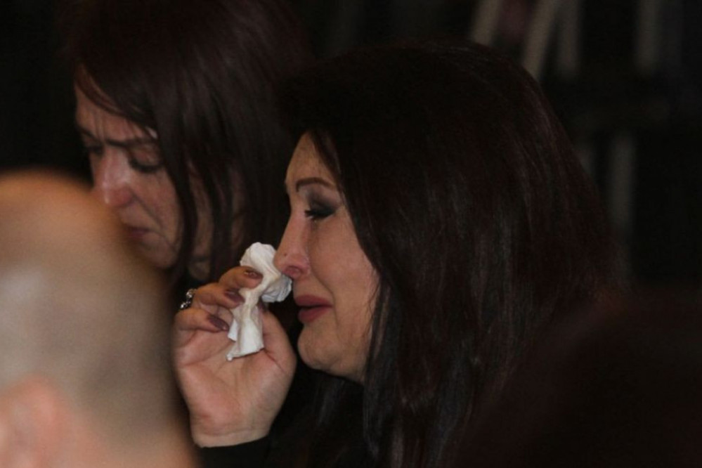 Nije mogla da nastavi: Dragana Mirković u suzama, prekinut koncert