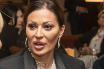 Ja ništa više nemam... Harisu se obistinila jedna od najlepših pesama, Ceca je neprestano slušala kad je ostala udovica