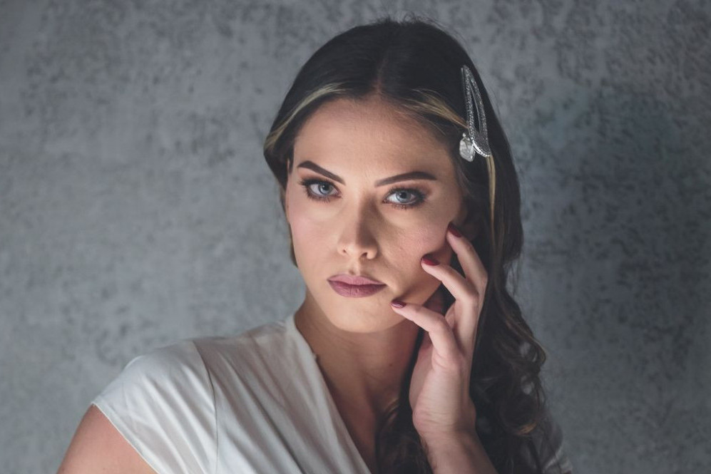 Mirka Vasiljević u opuštenom izdanju: Kad odvede decu u školu i završi snimanja, sa njim prošeta