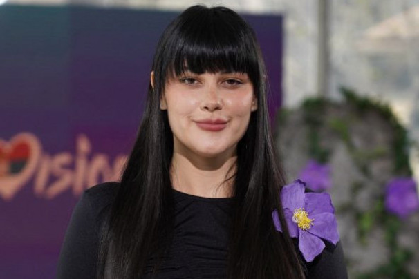 Teya Dora ima ritual pre izlaska na scenu, prilično je čudan