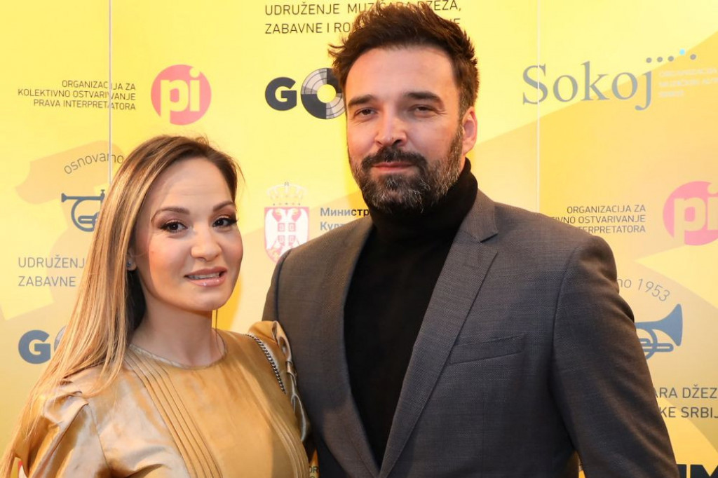 Jelena Tomašević i Ivan Bosiljčić na Voždovcu sagradili porodični hram, a tek da vidite dvorište