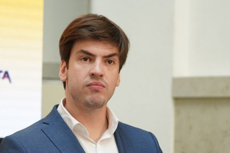 Rano je ostao bez oca, a sestri sa posebnim potrebama bio je najveći oslonac: Ovo je životna priča glumca koga obožavamo