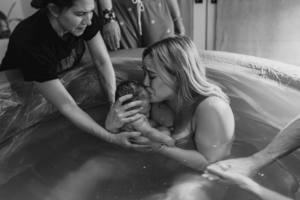 Hilari Daf četvrto dete rodila kod kuće i sve zabeležila fotoaparatom