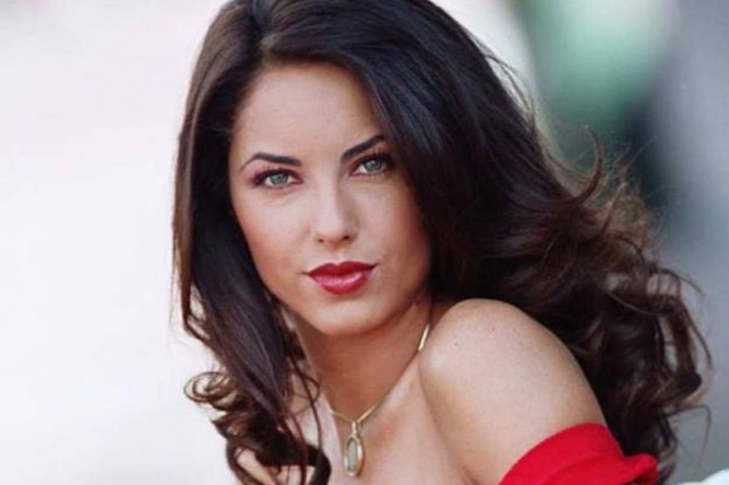 Nekad fatalna Rubi, danas baka... Verovali ili ne, ovako sada izgleda glumica Barbara Mori