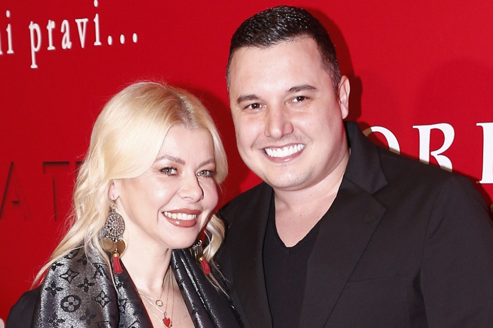 Ma, kakva privatna klinika, evo gde se porodila Danijela Karić: Prva fotografija sa bebicom i načelnicom bolnice je tu