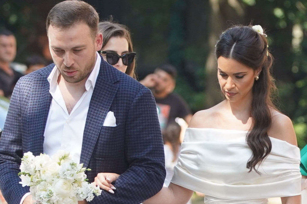 Udala se Dragana Kosjerina! Skoro niste videli lepšu venčanicu FOTO