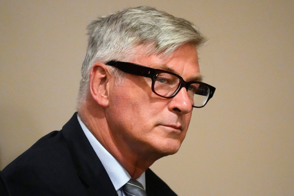 Alek Boldvin ima saobraćajnu nesreću, udario automobilom u drvo