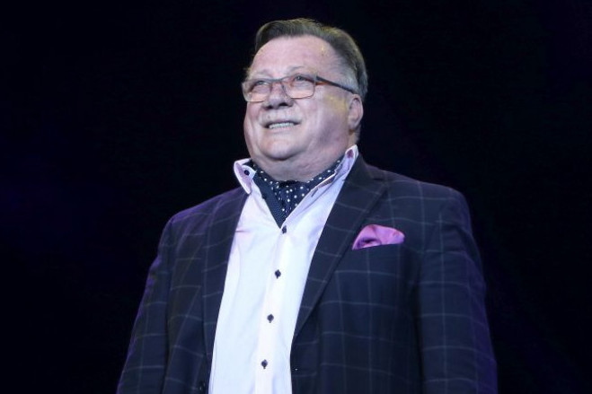 Bili su kao braća, sada će počivati zajedno: Ovde će biti sahranjen Halid Bešlić