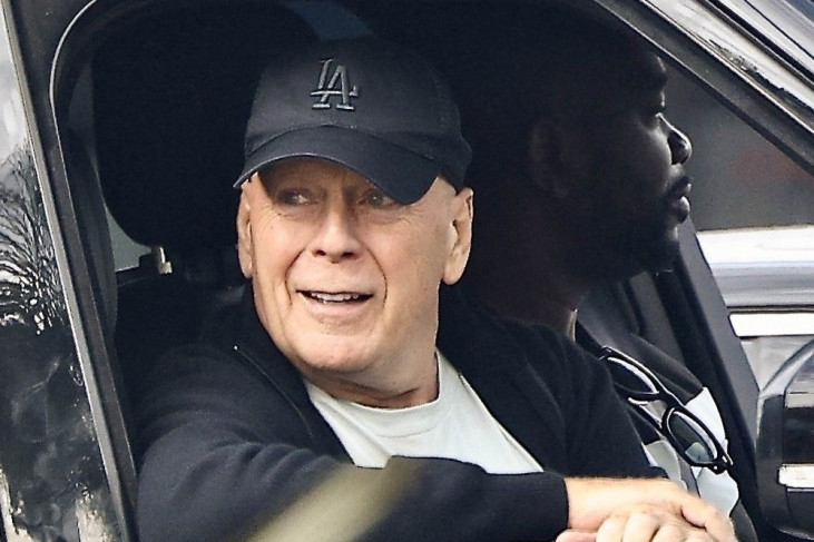 Brus više nije sa nama, smešten je u starački dom: Supruga čuvenog glumca donela najtežu odluku u životu