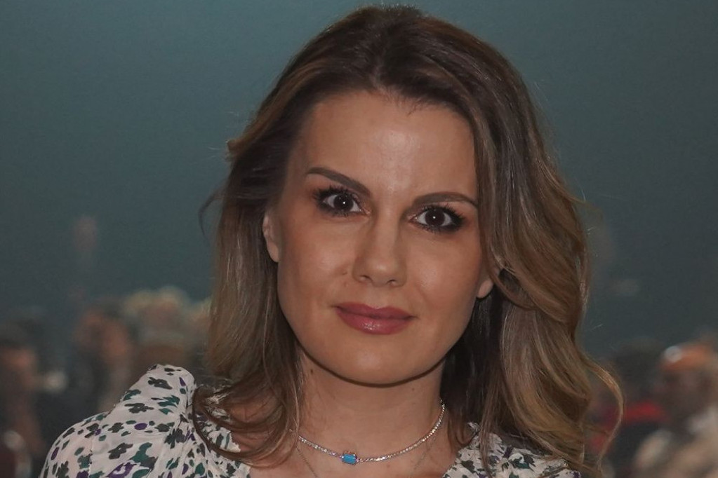 Diskretna elegancija i osmeh bez filtera, ovako Maja Nikolić izgleda bez šminke