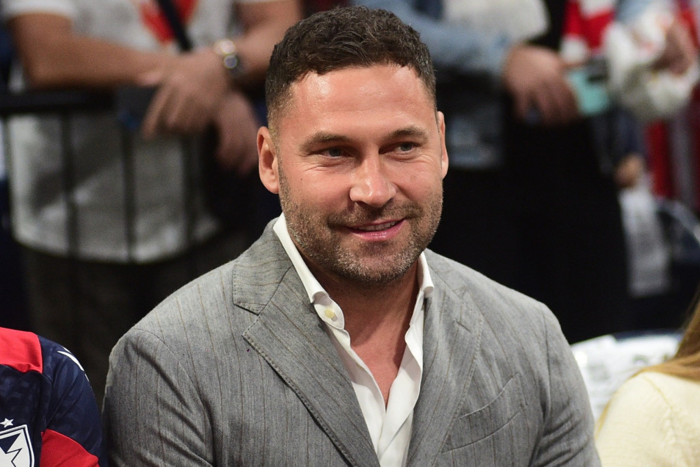 80 crvenih ruža samo za nju, Duško Tošić presrećan