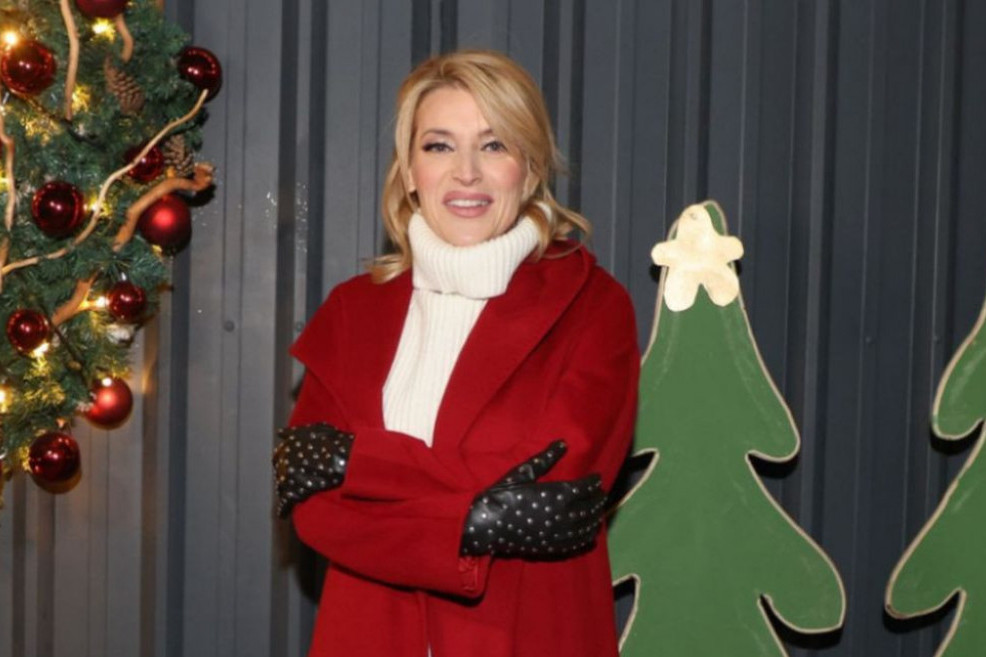 Anđelkina novogodišnja dekoracija spremna! Jakša, Čarna i Boža imaju najlepšu jelku u kraju