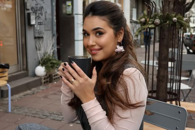 Žene ovu kapu ne podnose, a Aleksandra Vasković je ne skida