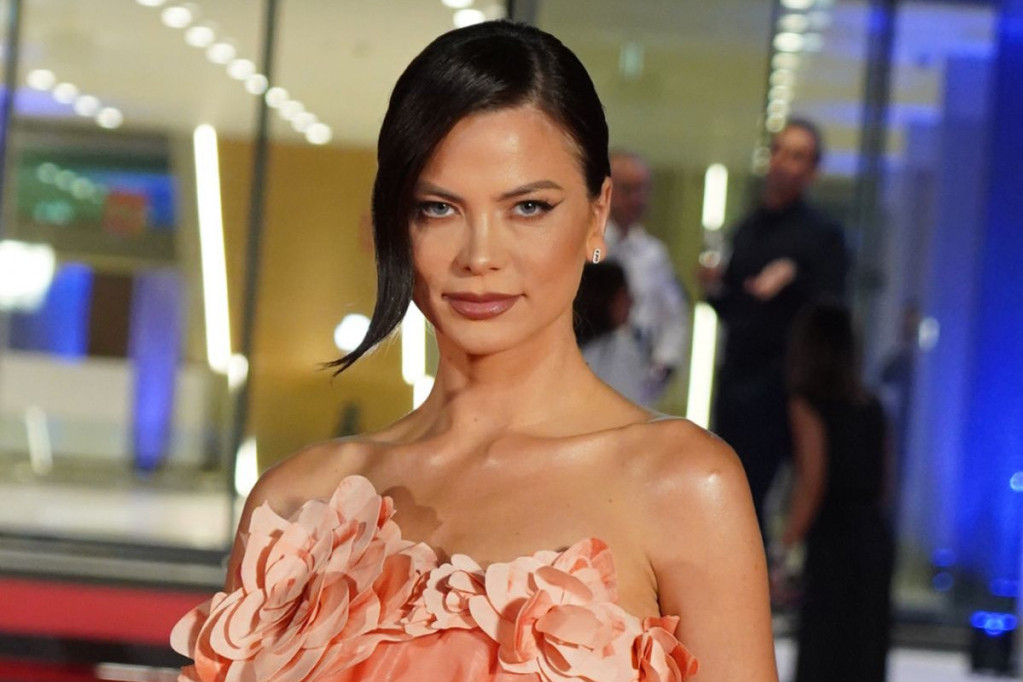 Jedem slatkiše i brzo se gojim: Milica Pavlović nabacila 8 kg, ovako sada izgleda (foto)