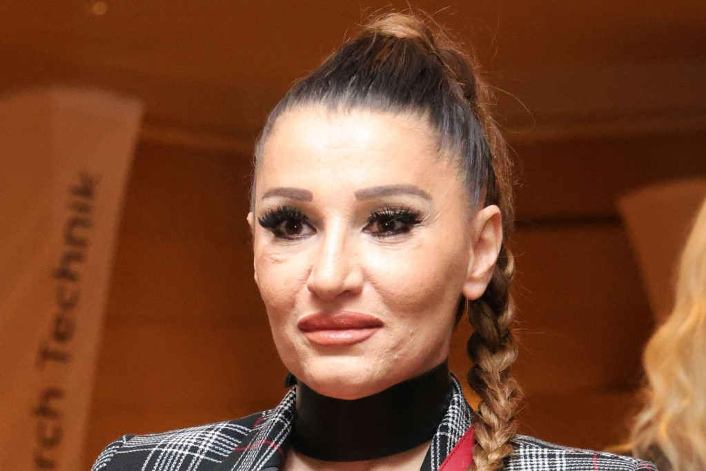 Bivši muž Mire Škorić došao kod Živojinovića, sa njim nova supruga, plavuša prelepog osmeha