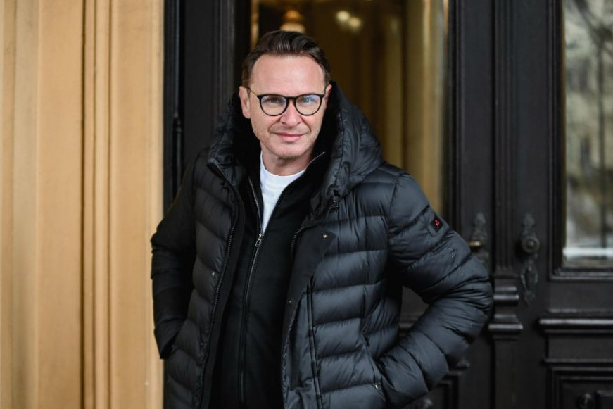 Kao preslikani: Enis Bešlagić pokazao majku, ona je uvek verovala u njega