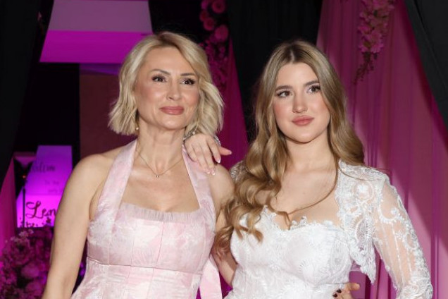 Goca Tržan u suzama na ćerkinom punoletstvu, svaka majka sanja ovaj dan (video)