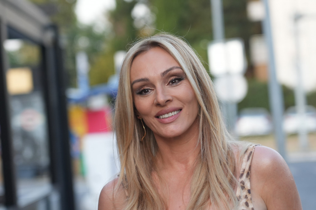 Ko je ovaj čovek?! Anabela sa mužem konačno u javnosti, Andrej potpuno neprepoznatljiv FOTO