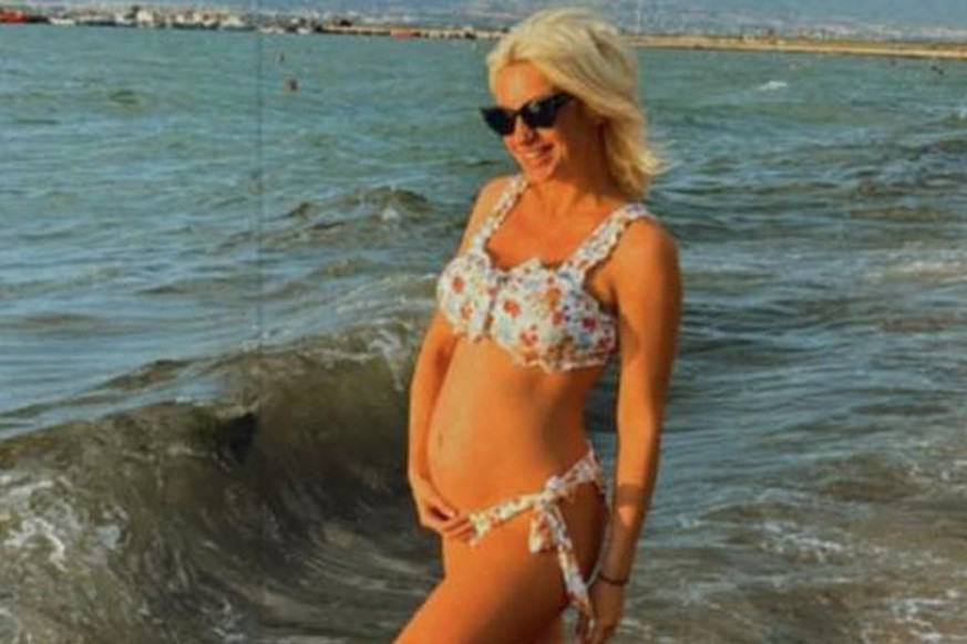 Sa njim je trudna Anja Mit