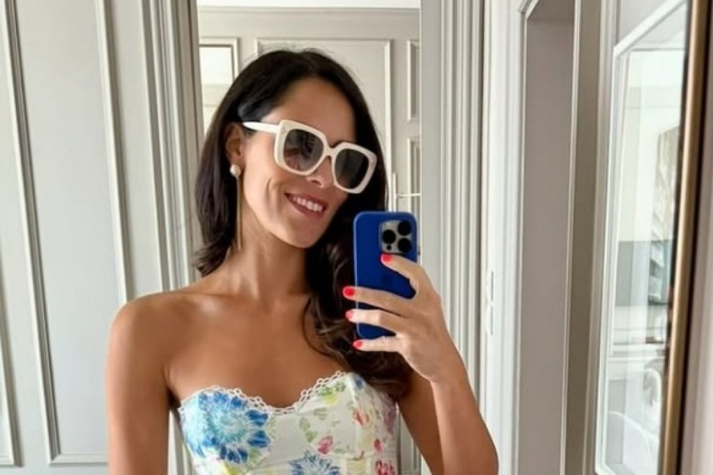 Ana Ivanović letuje sa stilom: Ovo su njeni trikovi za savršen izgled na plaži