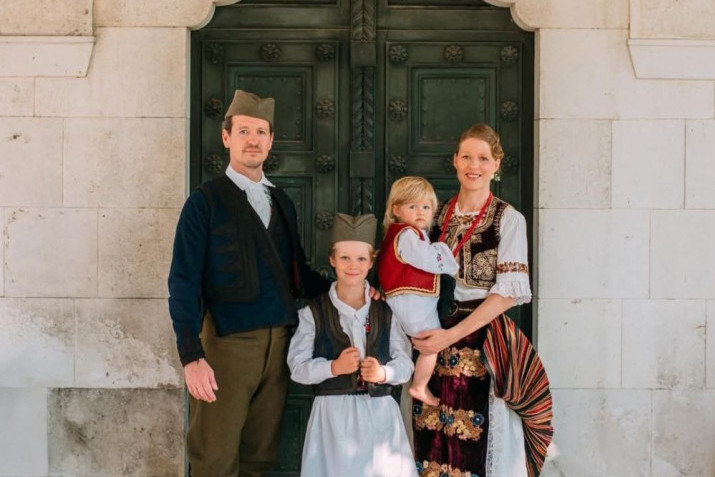 yalangoch rus onasi Ijtimoiy tarmoqlardan shaxsiy porno