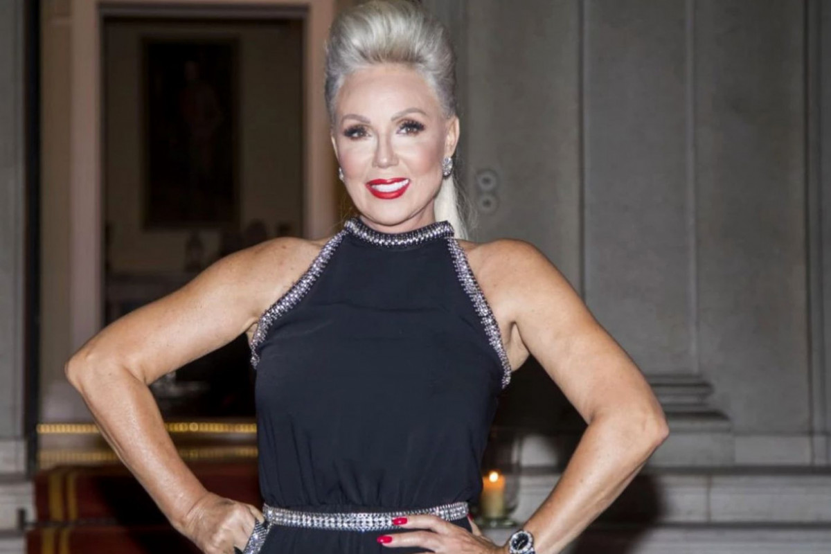 Lepa Brena zvanično otišla u penziju! Čestitamo!