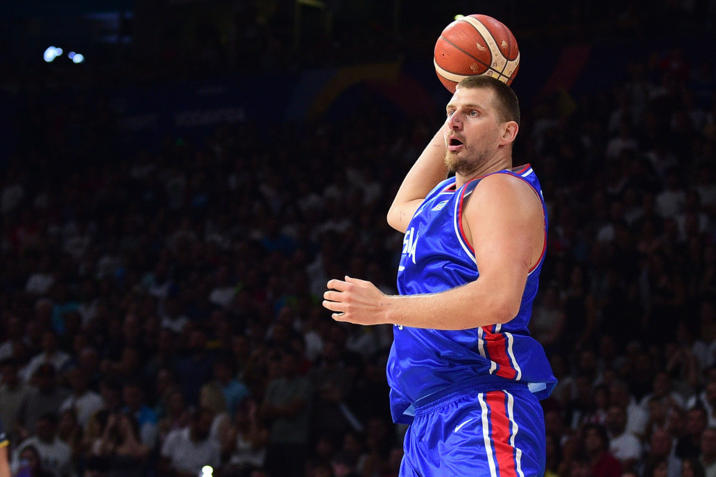 Ignjat Jokić se pojavio na terenu u Rigi, tata i saigrači odmah pali u drugi plan FOTO