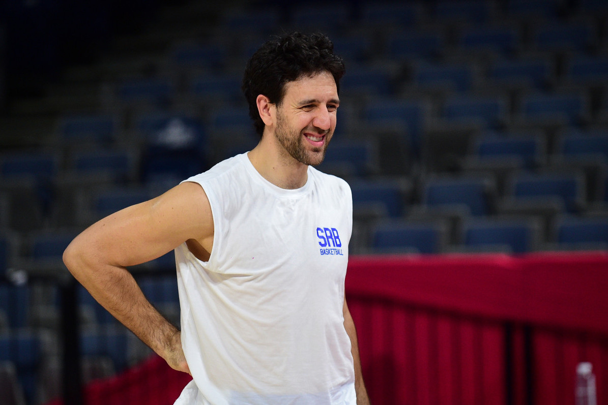 Prelepa Grkinja je devojka Vase Micića, tek napunila 20 godina, a on je poprilično stariji od nje