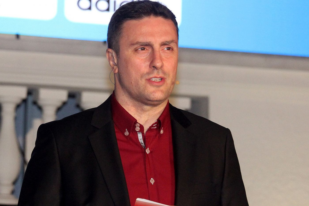 Ovo je supruga Slobodana Šarenca, htela je da ga upozna sa drugaricom, a onda su se zaljubili jedno u drugo