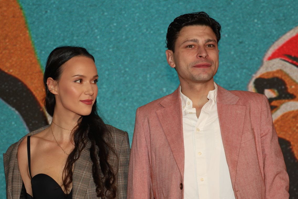 Porodični portret Janketića: Lenka i seka preotele šou mami i tati na venčanju FOTO