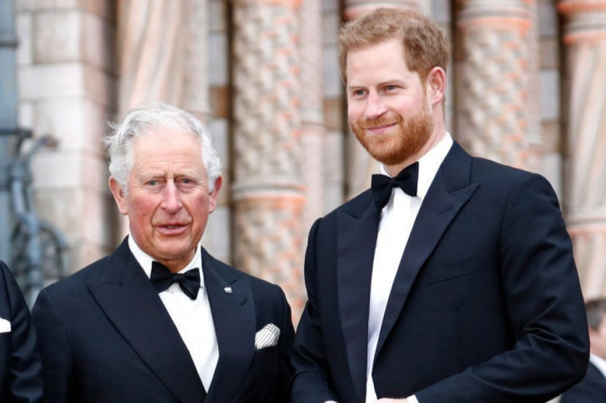 Princ Hari i kralj Čarls posle 18 meseci ponovo zajedno: Susret koji je čekao ceo svet