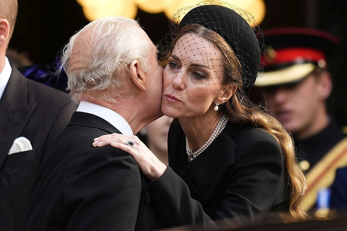 Kralj Čarls, Vilijam i Kejt ujedinjeni u bolu