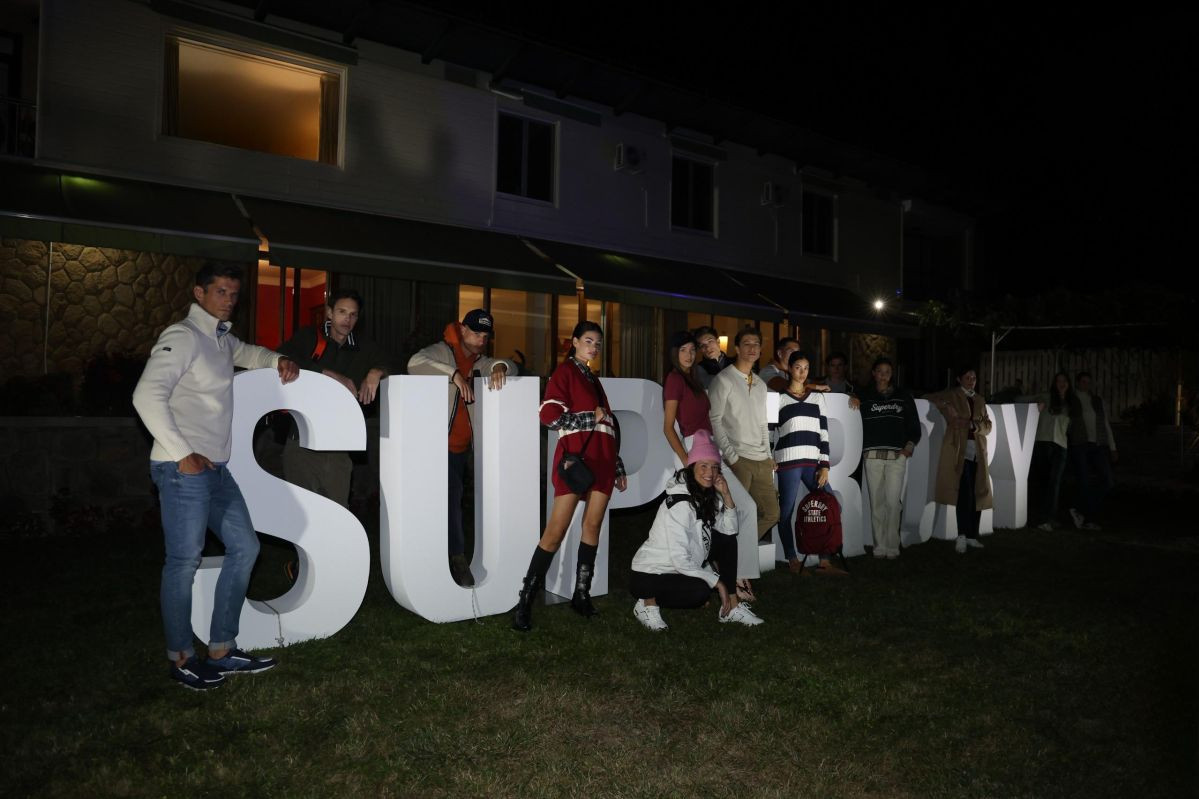 Modna revija SUPERDRY - Velika Britanija u Srbiji – Superdry predstavio kolekciju jesen/zima 25/26