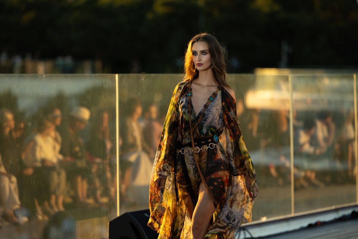 Top trendovi haljina sa Moscow Fashion Week-a:  Od minimalističkih do upečatljivih izdanja