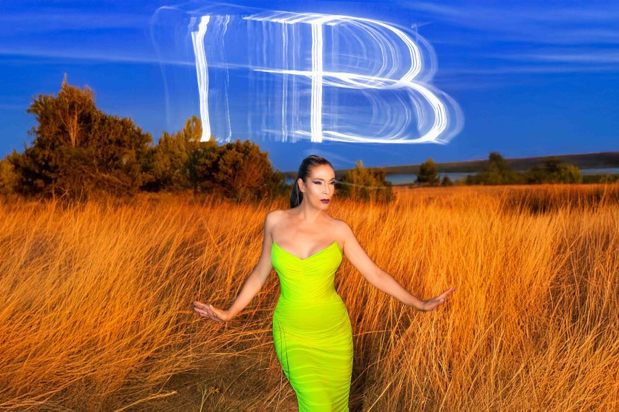 Bila je zvezda 90-ih, proputovala Indiju i Peru, a onda je mir našla na selu