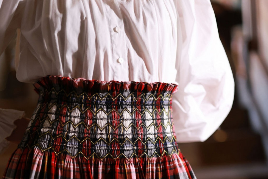 Pronašli smo savršenu novogodišnju suknju, prikriva stomak kao od šale