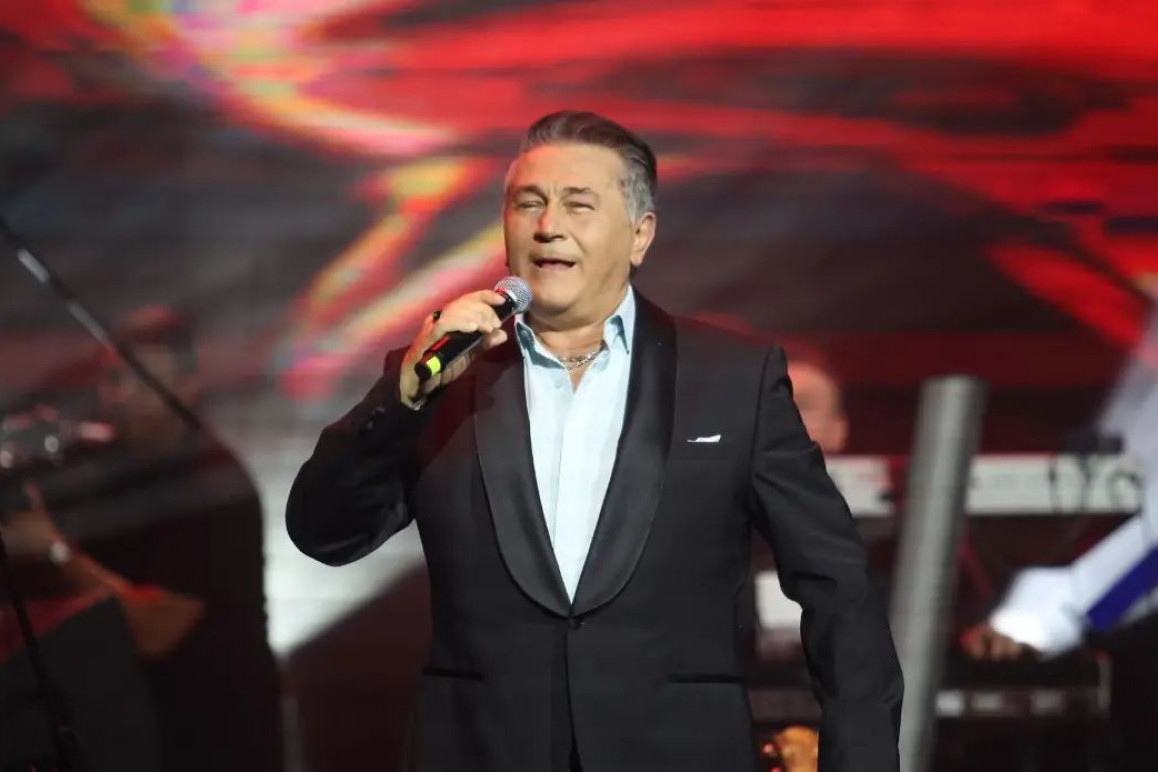 Beograd na nogama, spektakl u Sava centru: Halid Muslimović oduševio, publika u glas pevala mnogobrojne hitove