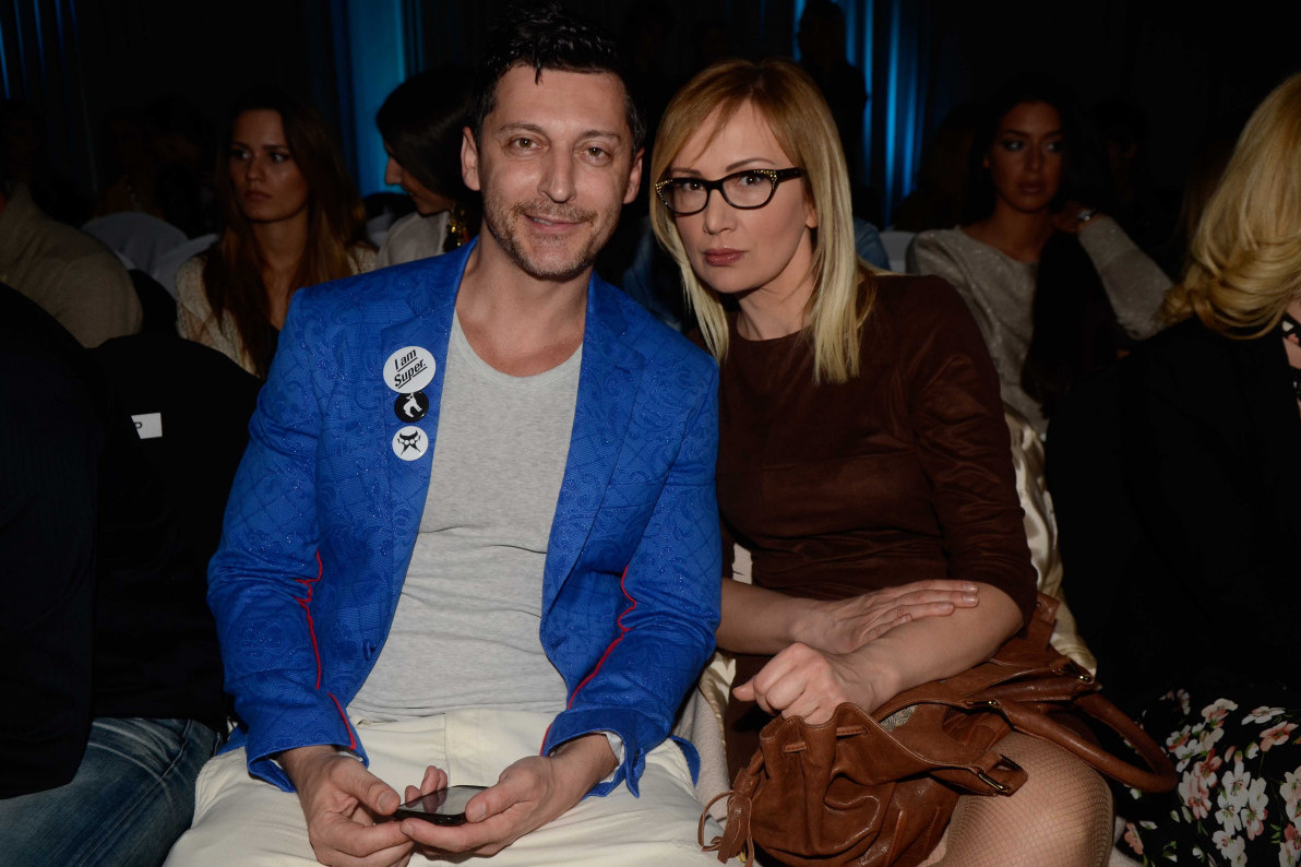 Leontina je ovu pesmu napisala za Boška, voditelj se nije osmelio da zapeva, a numera je postala veliki hit