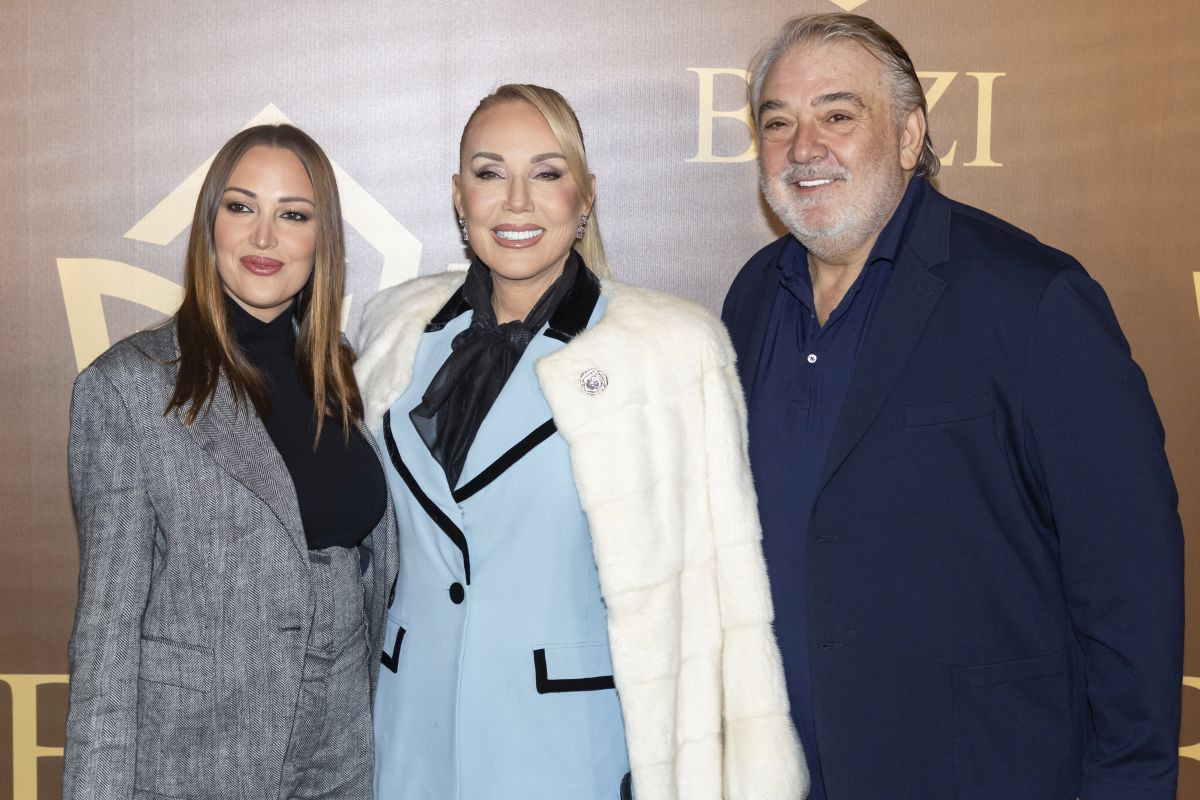 Živojinovići spremaju krsnu slavu, kotlić nasred dvorišta, Viktor glavni domaćin, pokazao kako teku pripreme (foto)