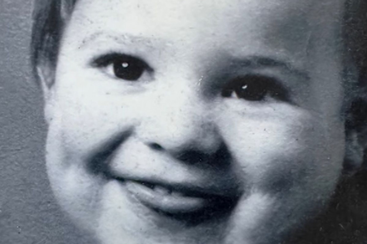 Devojčica koja je samo želela da bude Lepa Brena, zbog ljubavi je napustila Beograd, a onda sa tri ćerke došla ispred NJEGA