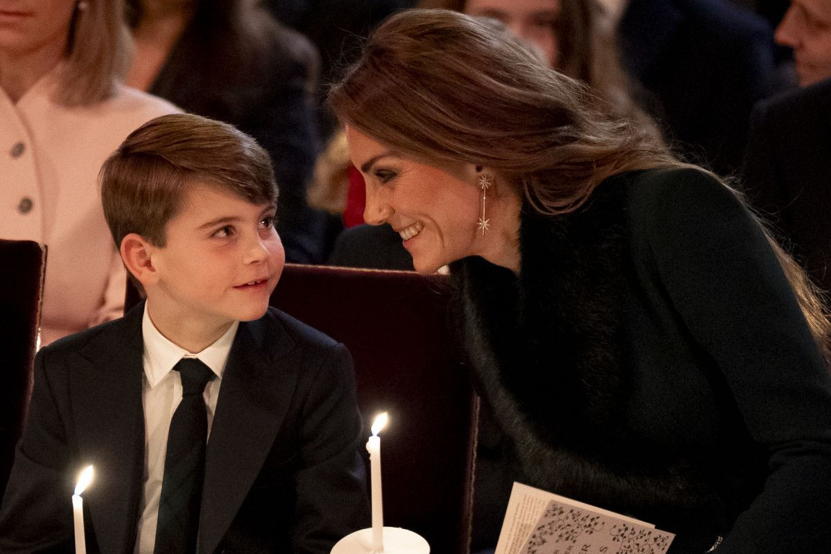 Nestvarno je sladak! Princ Luis pod budnim okom mame Kejt: Nemoj da gasiš sveću!