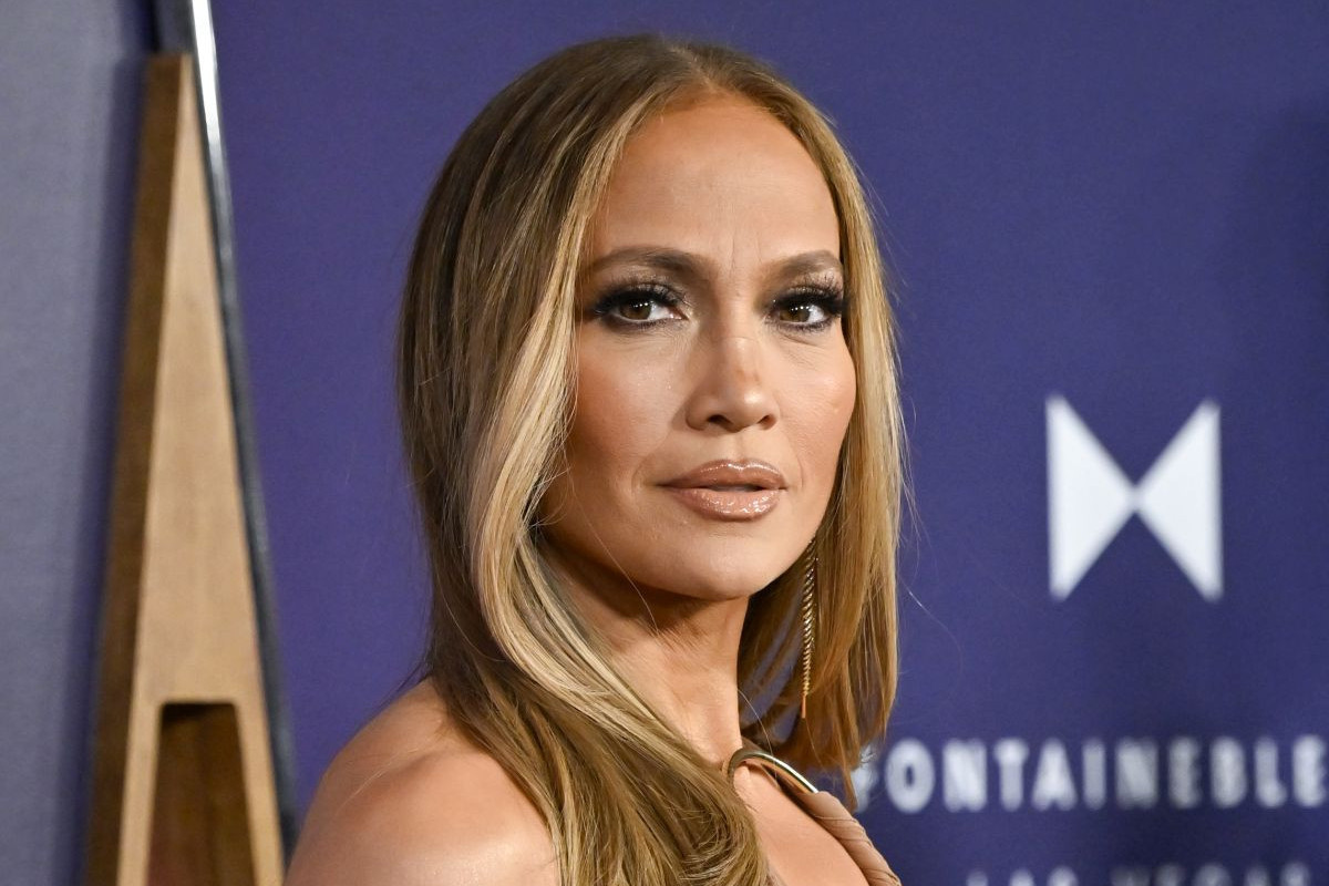 Majka Dženifer Lopez proslavila 80. rođendan, pevačica sa sestrama nikad srećnija, retke porodične fotografije