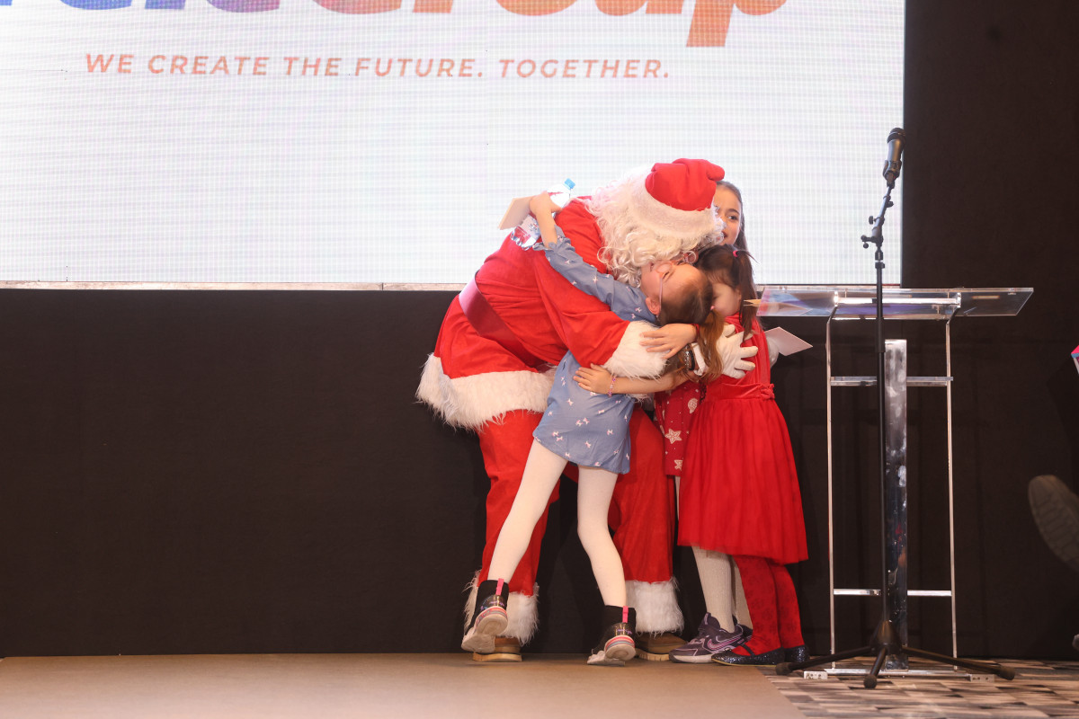 ODRŽAN TRADICIONALNI HUMANITARNI NOVOGODIŠNJI DOGAĐAJ ZA DECU PRIHVATILIŠTA - veče humanosti, radosti, ljubavi i vrhunske mode